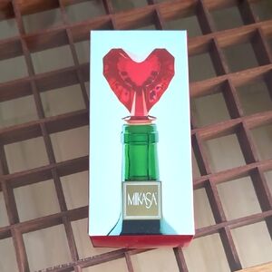 Mikasa Ruby Heart Wine Stopper